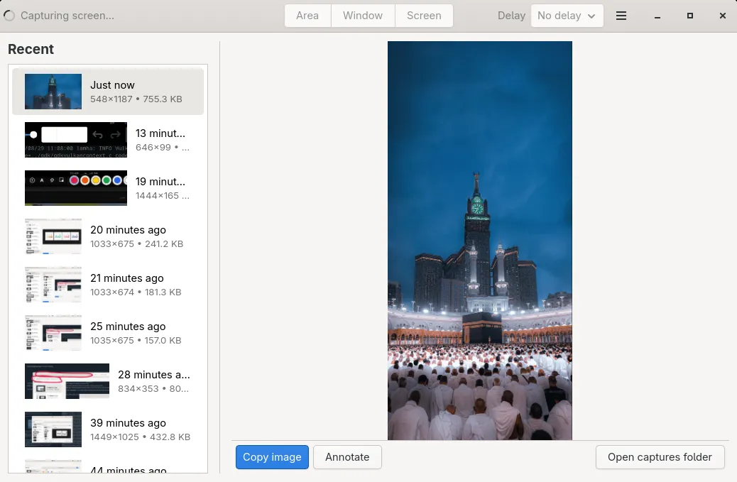 Lamha home with recent captures on the left and a live preview
